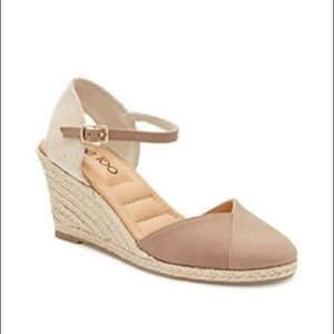 Me Too Closed Toe Wedge